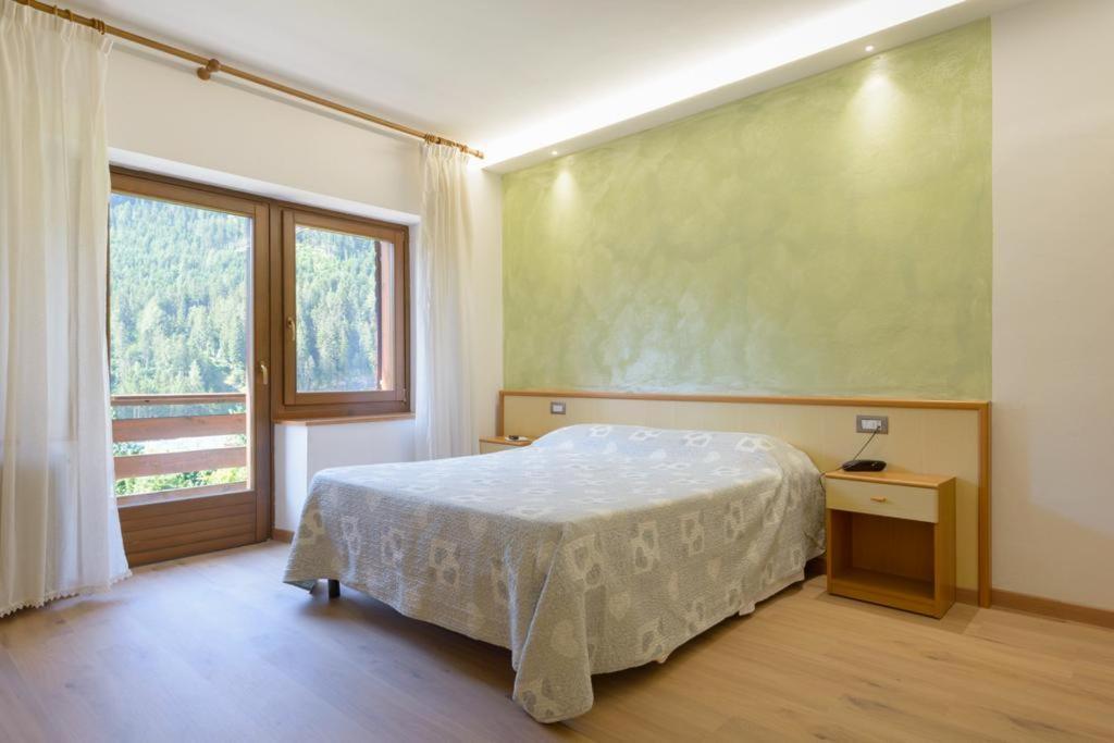Hotel Diana 아우론조디까도레 외부 사진